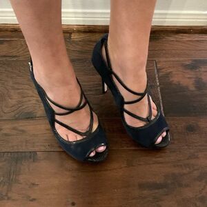 Women's Size 8 White House Black Market Navy Blue High Heels